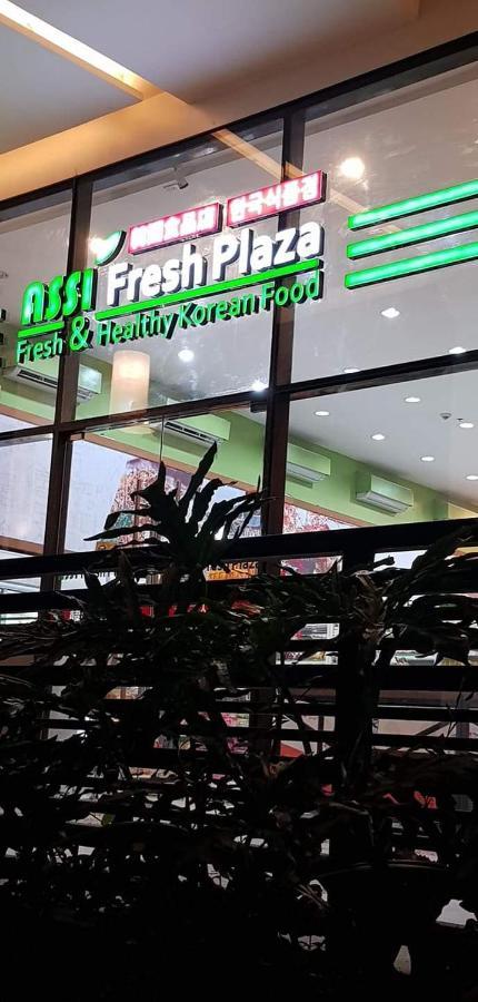 Cozyvilla At 81 Newport Blvd Walk To Naia T3 Marriott & Resorts World Casino & Newport Mall For 5 Pax Free Parking!!!! Pasay Exterior photo
